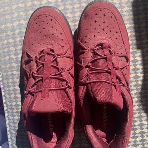 Comfortview Women's Deep Burgundy size 7.5 Athletic Shoes